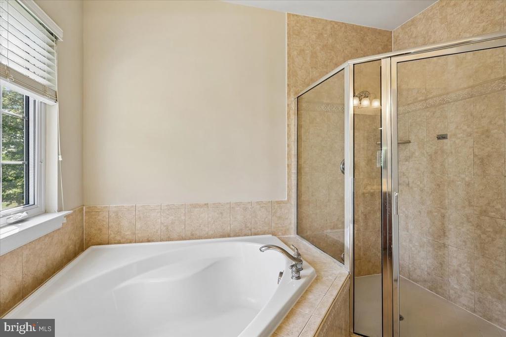 117 ROSEBROOK COURT NW