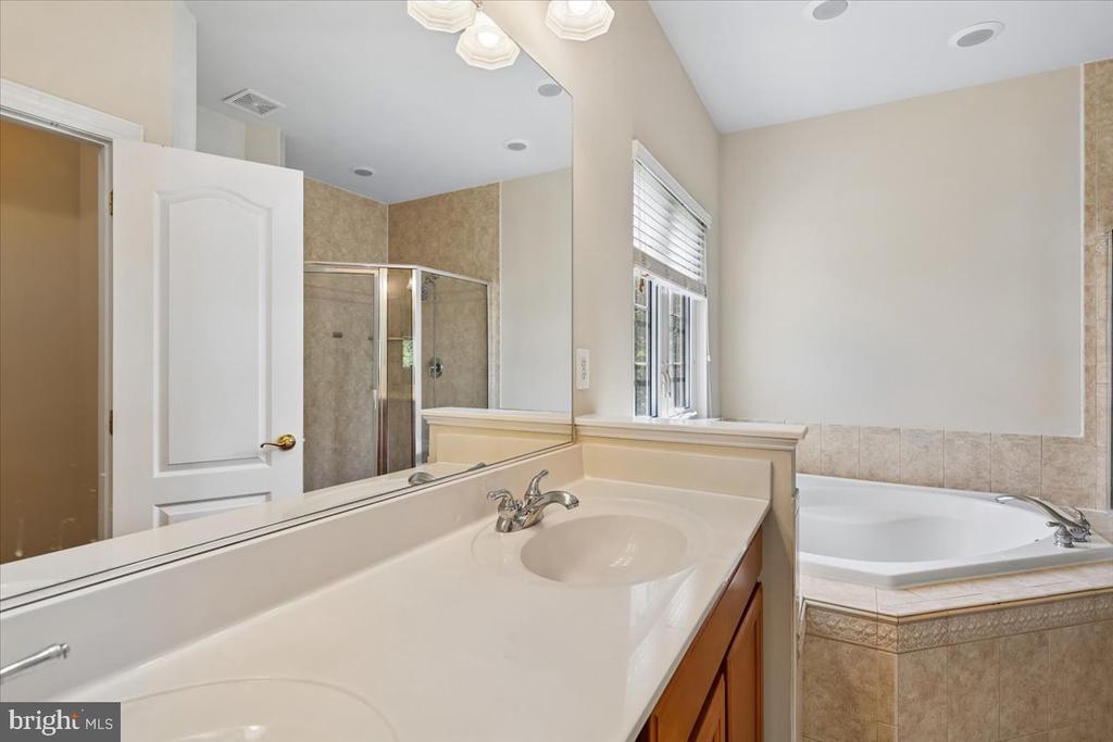 117 ROSEBROOK COURT NW