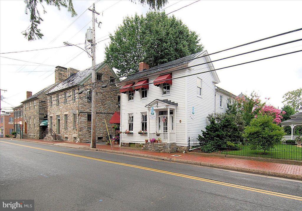 117 ROSEBROOK COURT NW