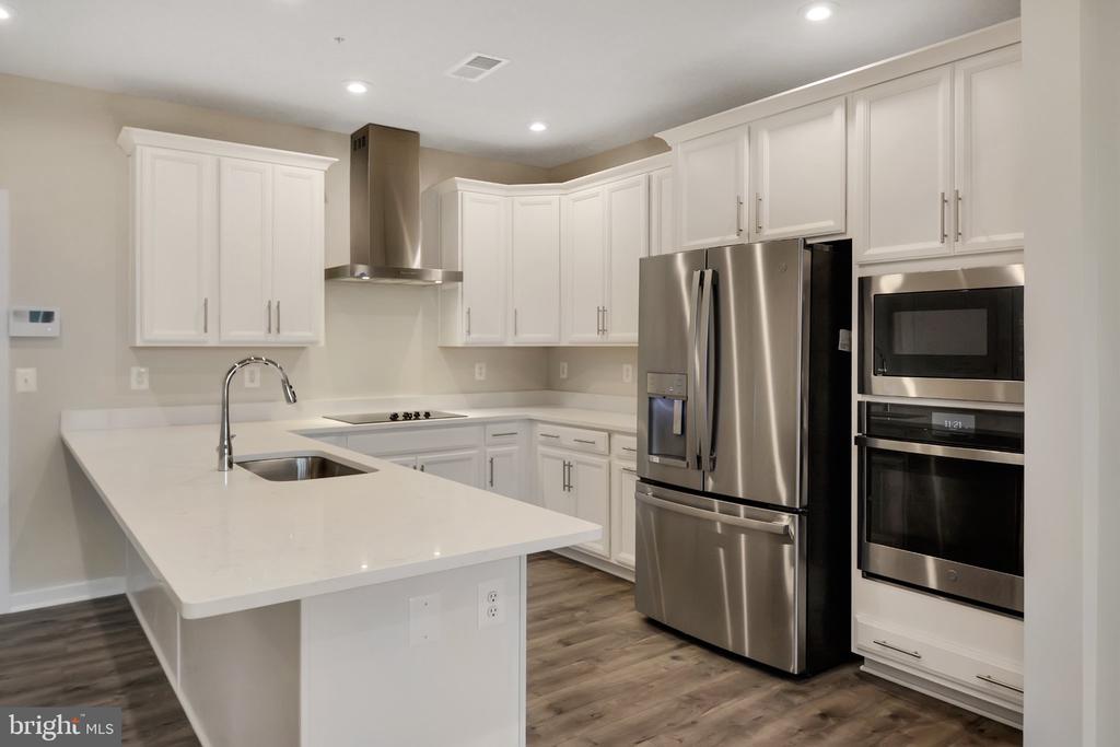 44615 WOLFHOUND SQUARE