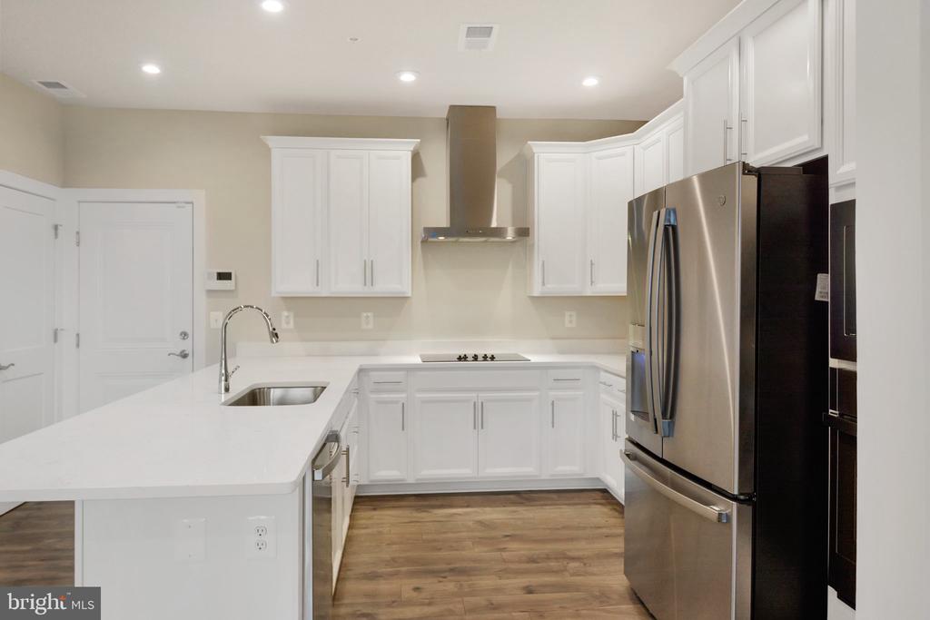 44615 WOLFHOUND SQUARE