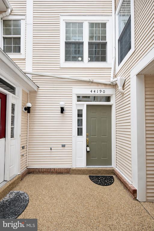 44190 MOSSY BROOK SQUARE