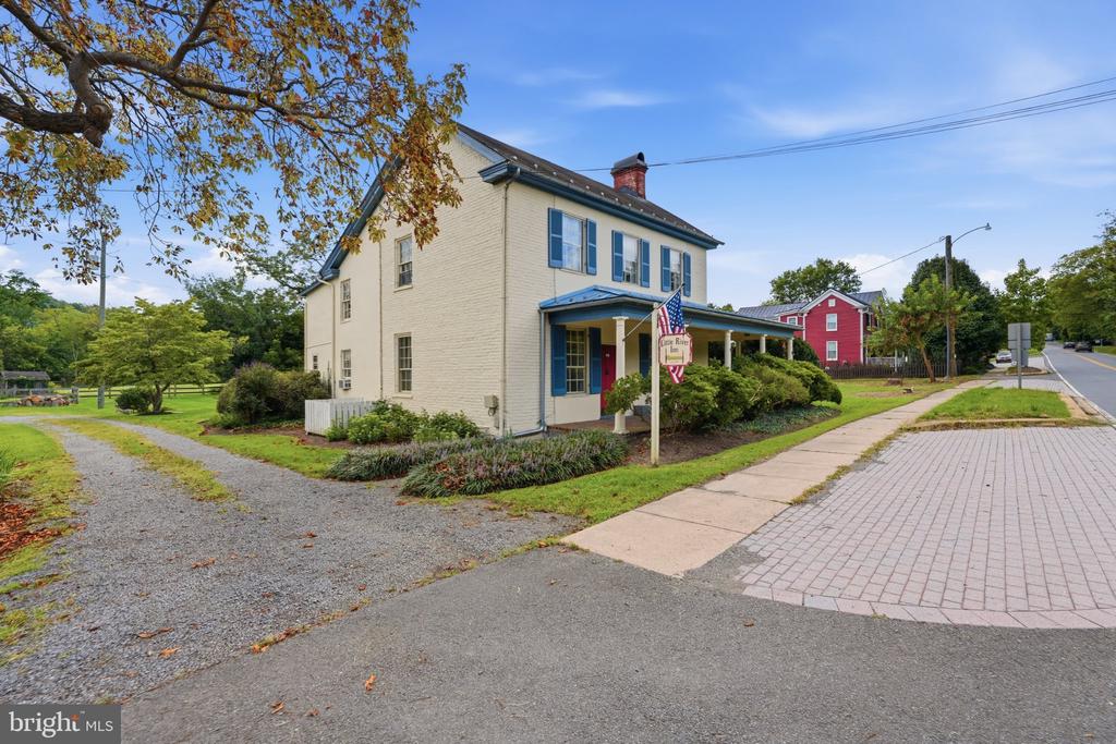 39307 Little River Tpke Aldie VA