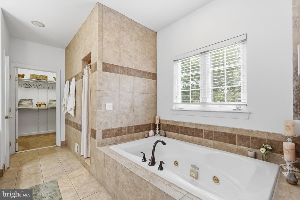 35987 BIRCH HOLLOW LANE