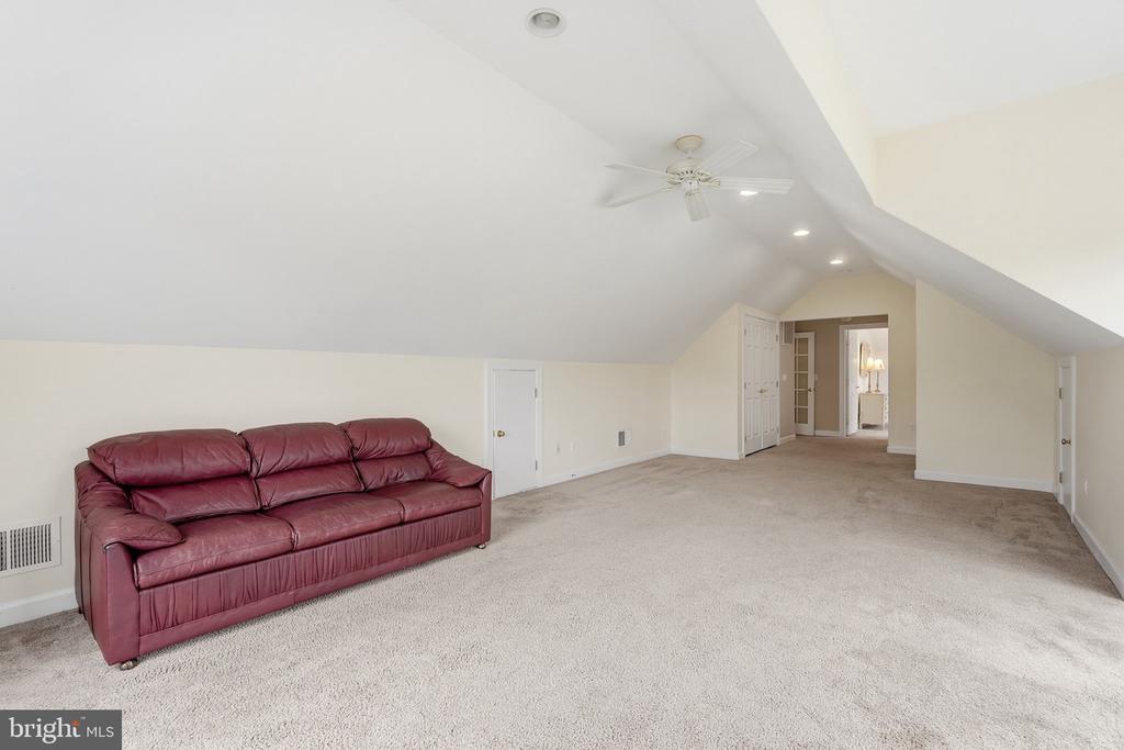 35987 BIRCH HOLLOW LANE