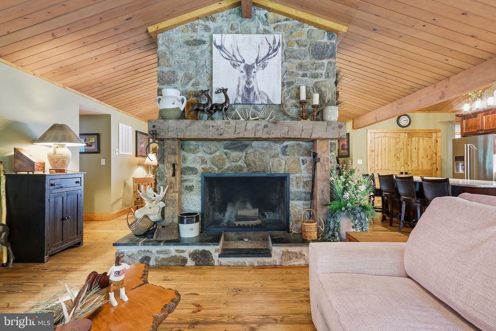 2250 JEWELL HOLLOW ROAD
