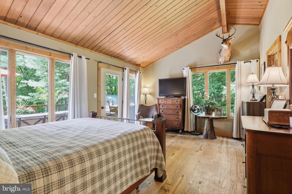 2250 JEWELL HOLLOW ROAD