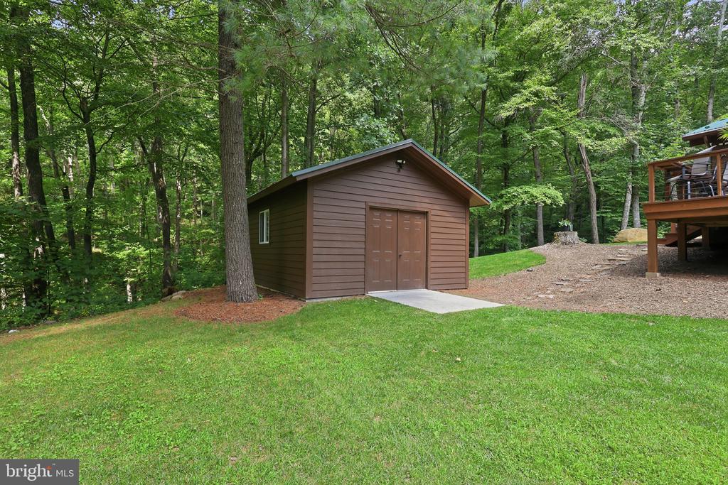 2250 JEWELL HOLLOW ROAD