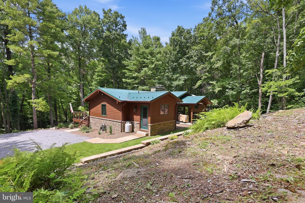 2250 JEWELL HOLLOW ROAD
