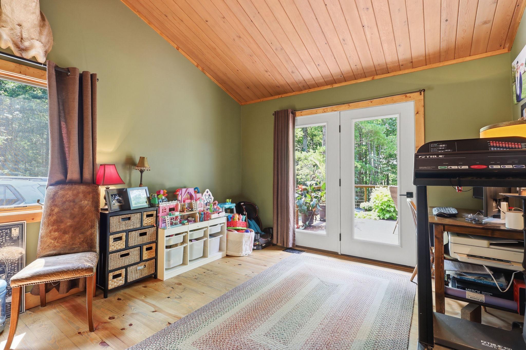 2250 JEWELL HOLLOW ROAD