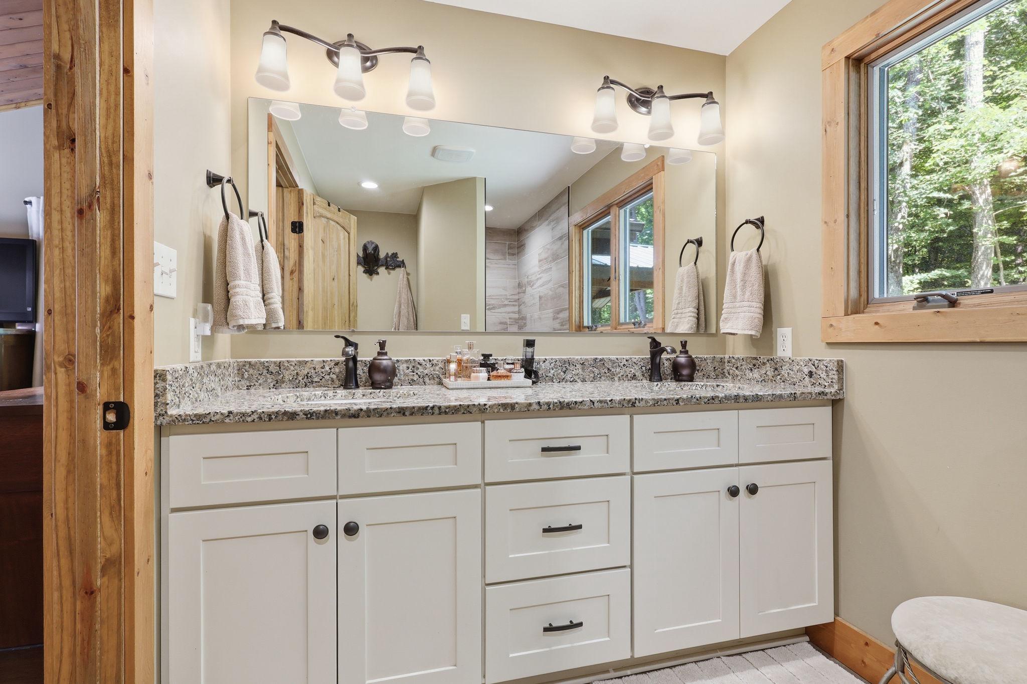 2250 JEWELL HOLLOW ROAD