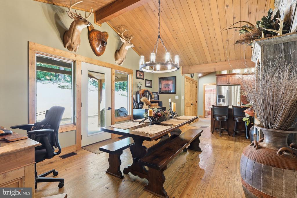 2250 JEWELL HOLLOW ROAD