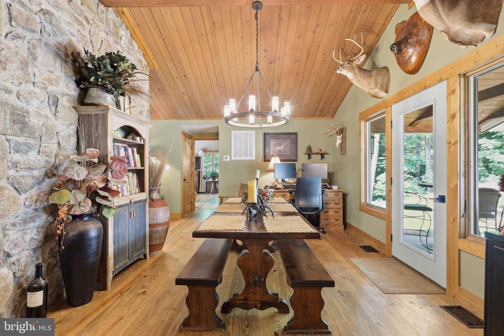 2250 JEWELL HOLLOW ROAD