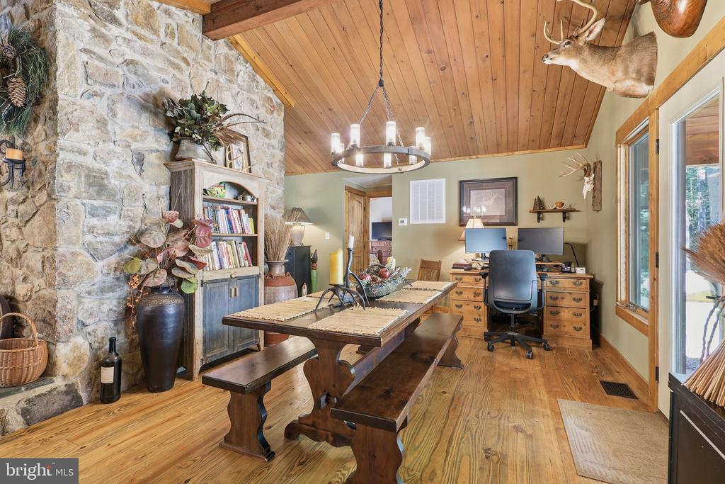 2250 JEWELL HOLLOW ROAD