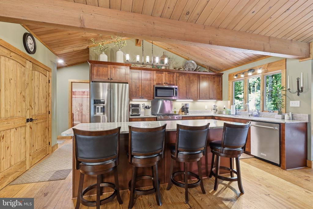 2250 JEWELL HOLLOW ROAD