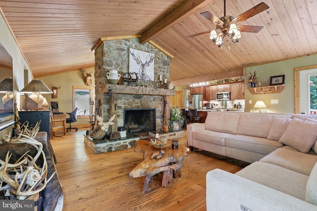 2250 JEWELL HOLLOW ROAD