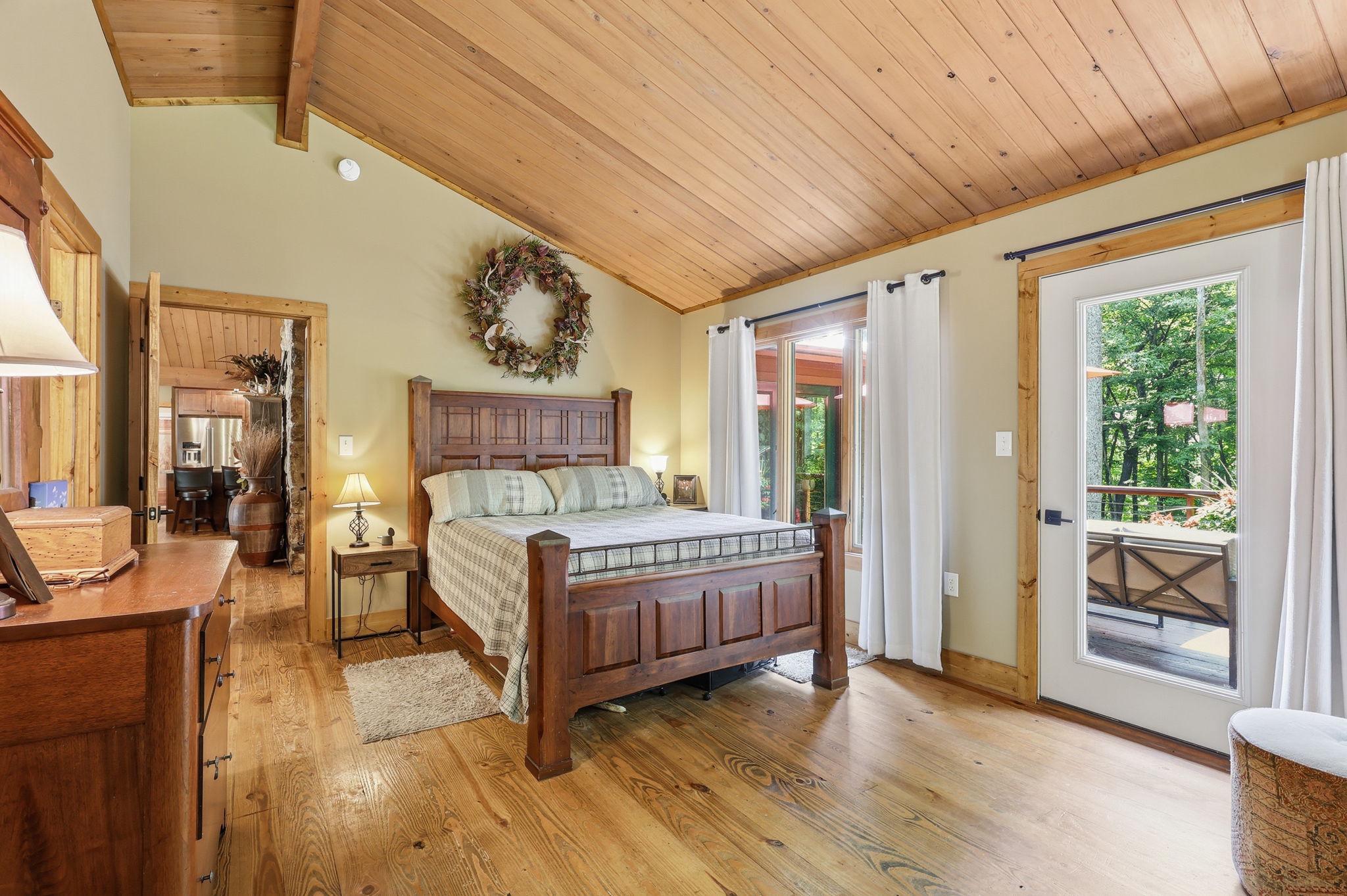 2250 JEWELL HOLLOW ROAD
