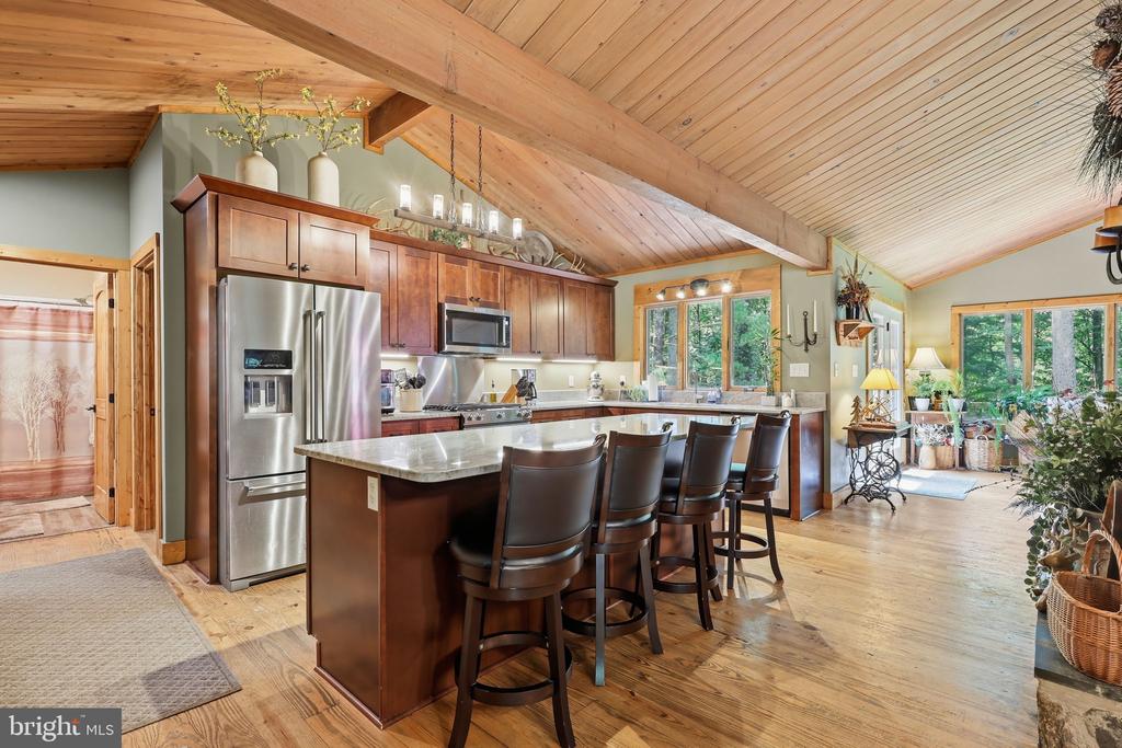 2250 JEWELL HOLLOW ROAD