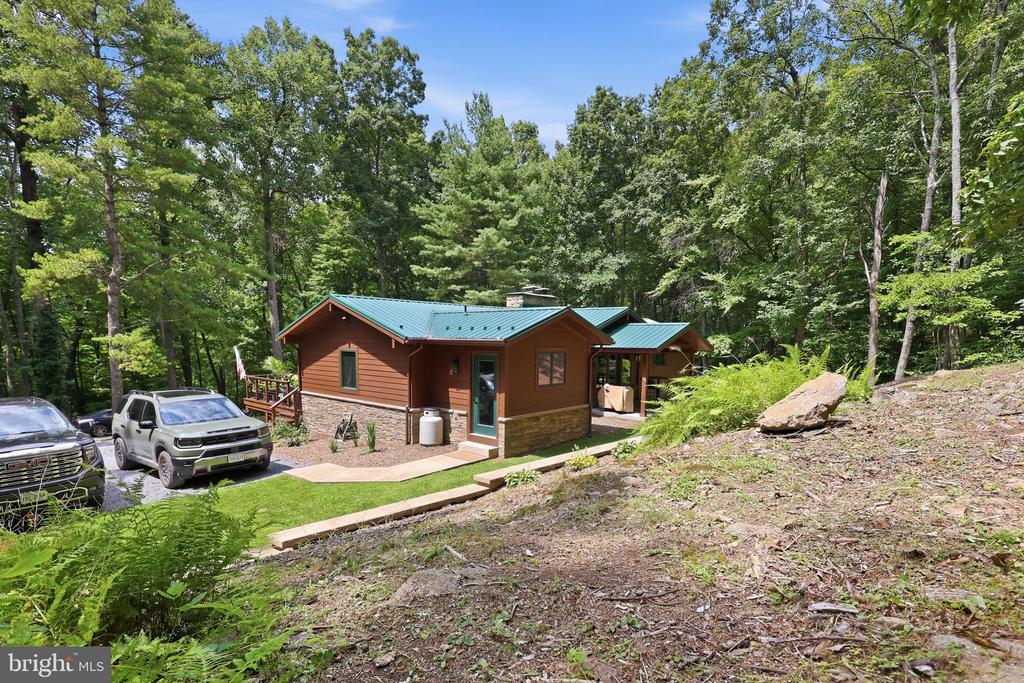 2250 JEWELL HOLLOW ROAD