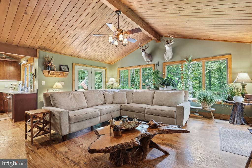 2250 JEWELL HOLLOW ROAD