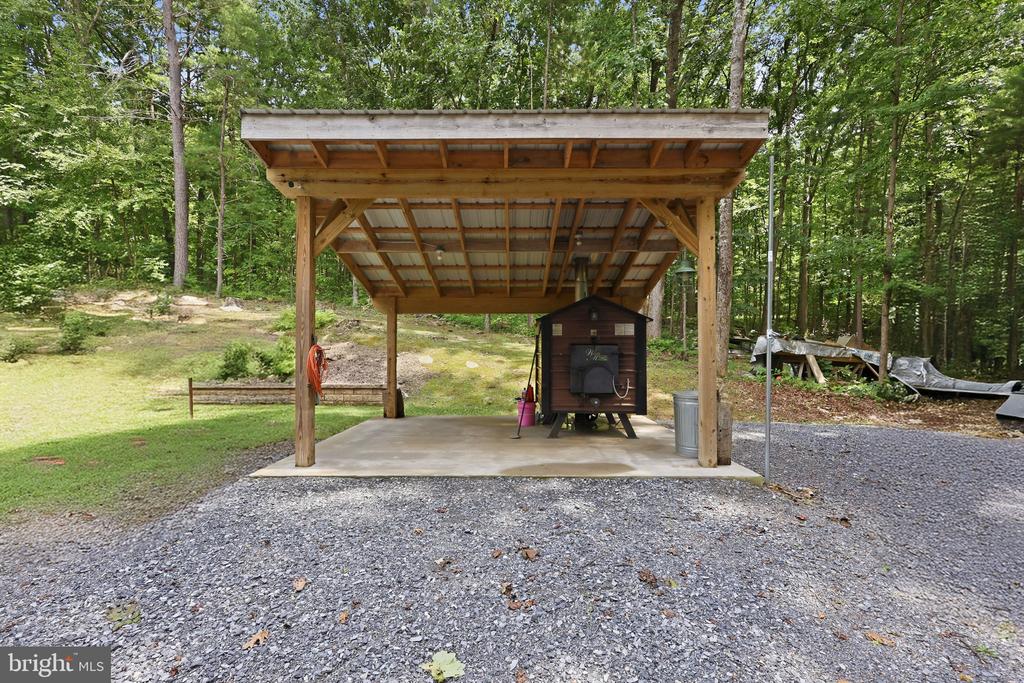 2250 JEWELL HOLLOW ROAD