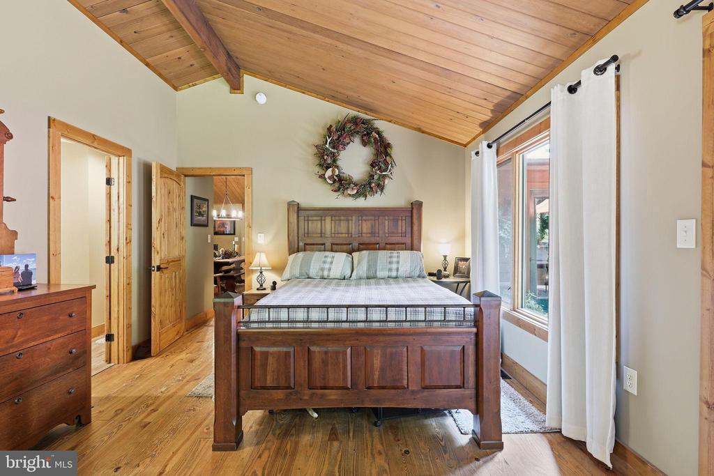 2250 JEWELL HOLLOW ROAD