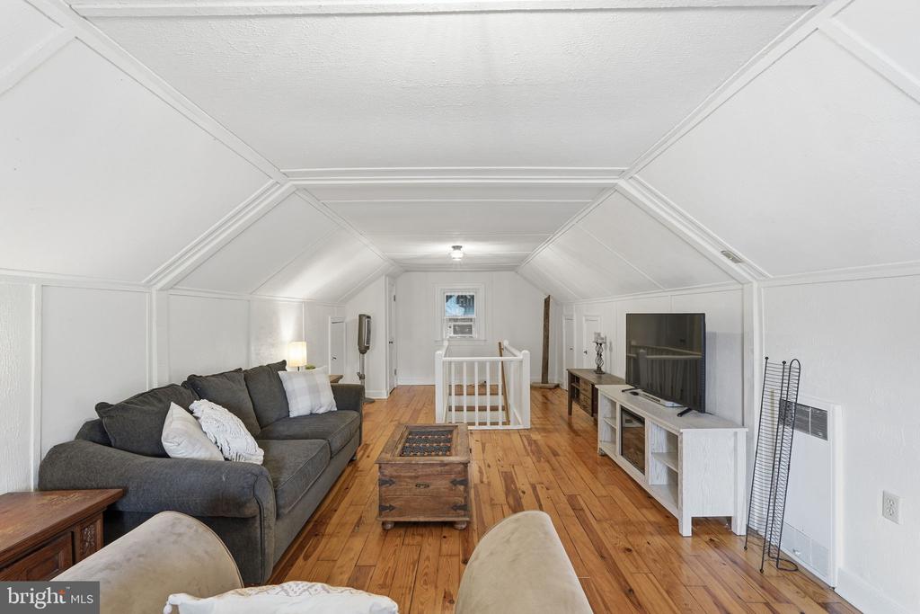 528 BATTLE AVENUE