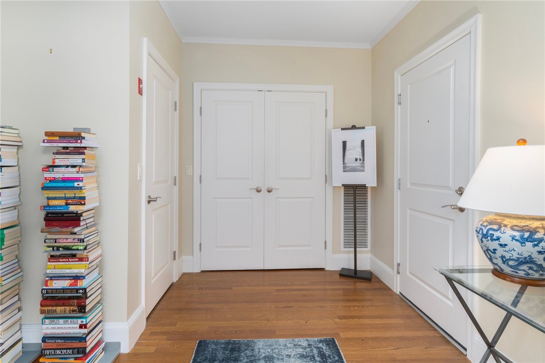 1180 Narragansett Boulevard F5