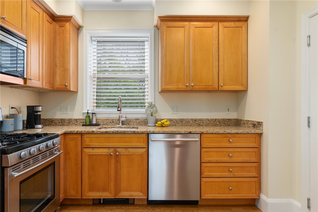 1180 Narragansett Boulevard F5