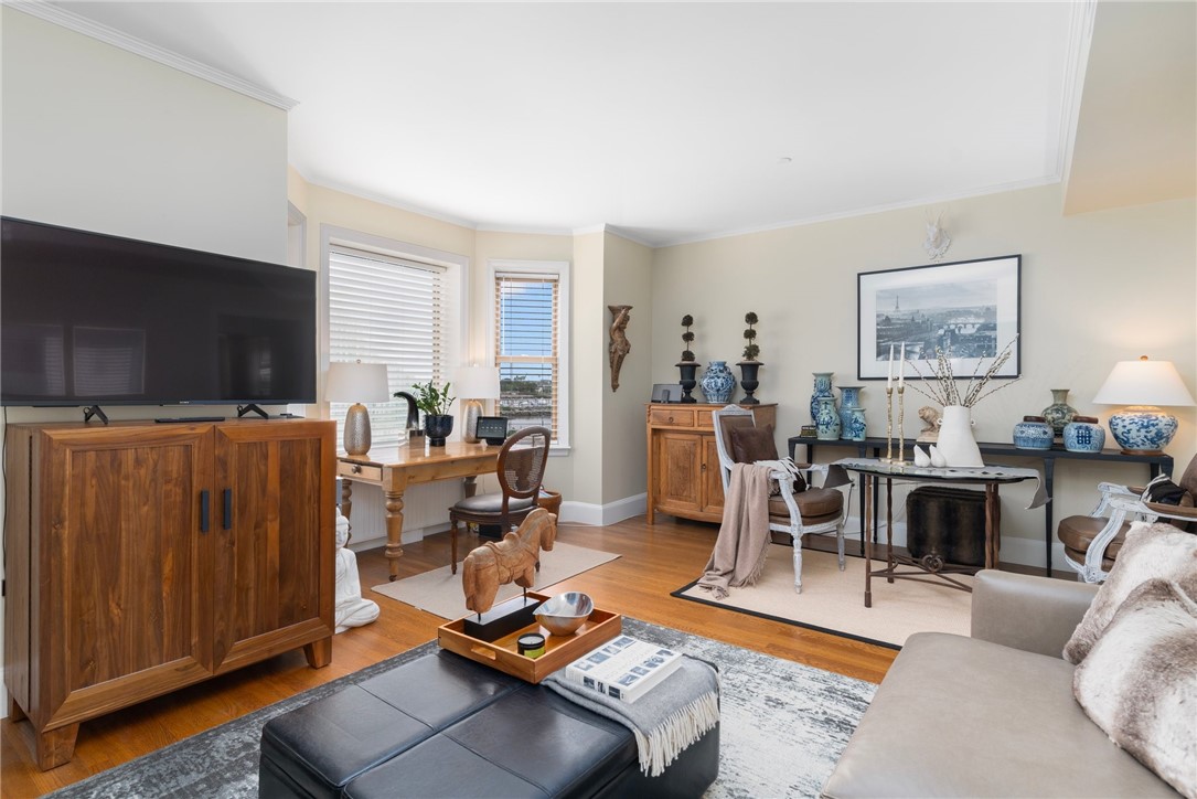1180 Narragansett Boulevard F5