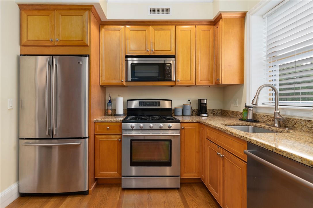 1180 Narragansett Boulevard F5