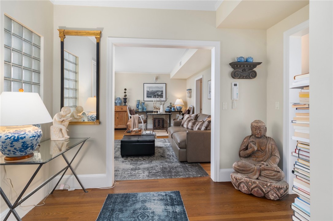 1180 Narragansett Boulevard F5
