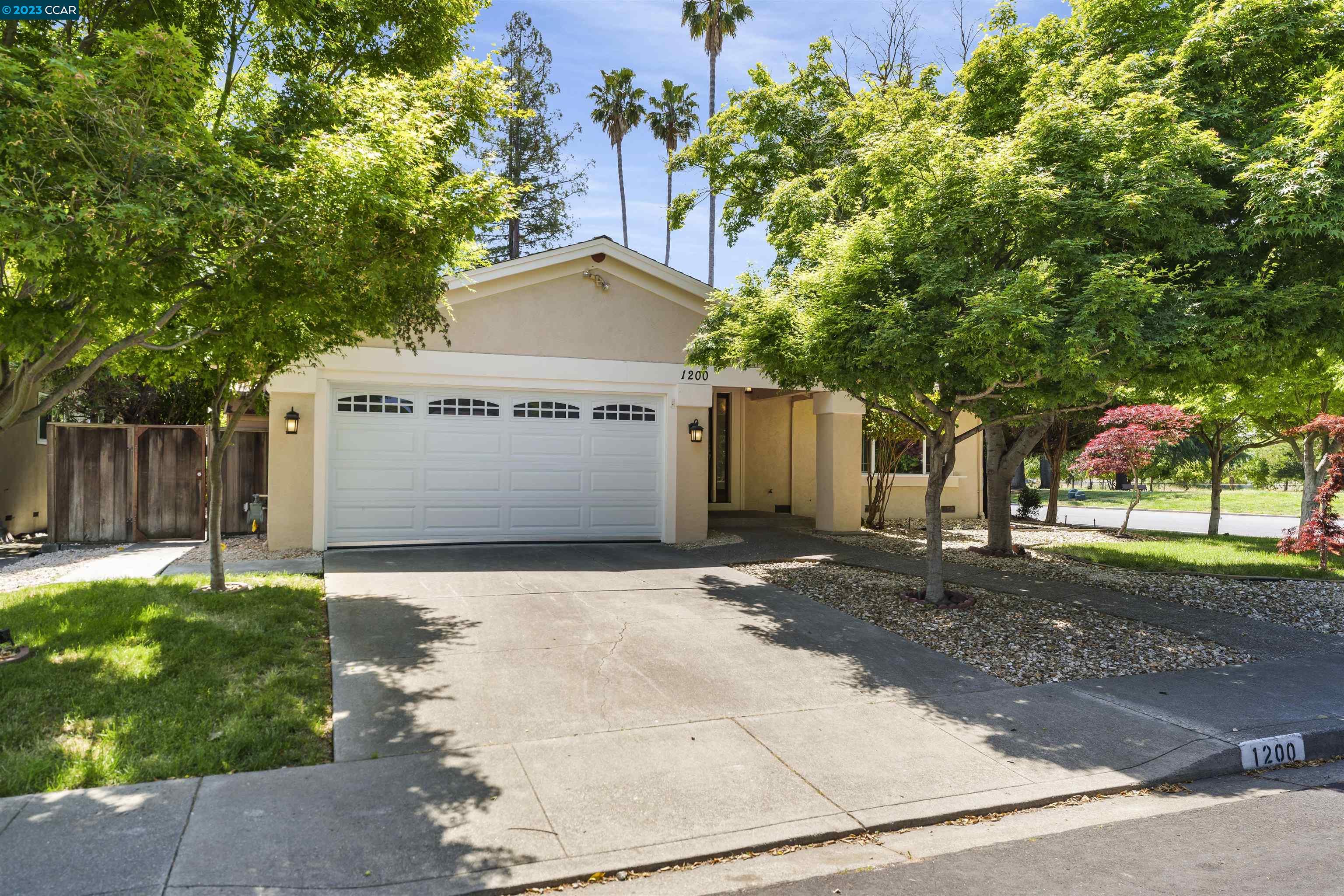 1200 Thames