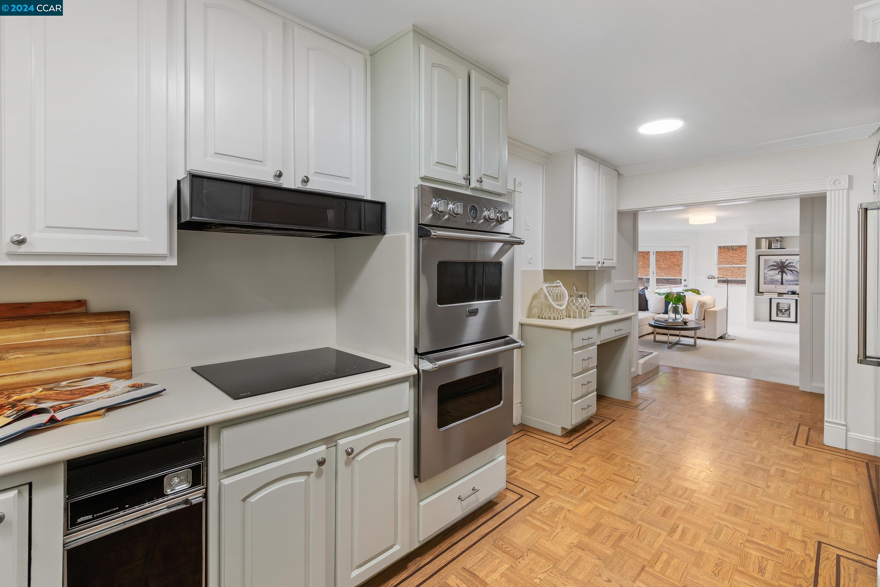 3334 N Lucille Ln