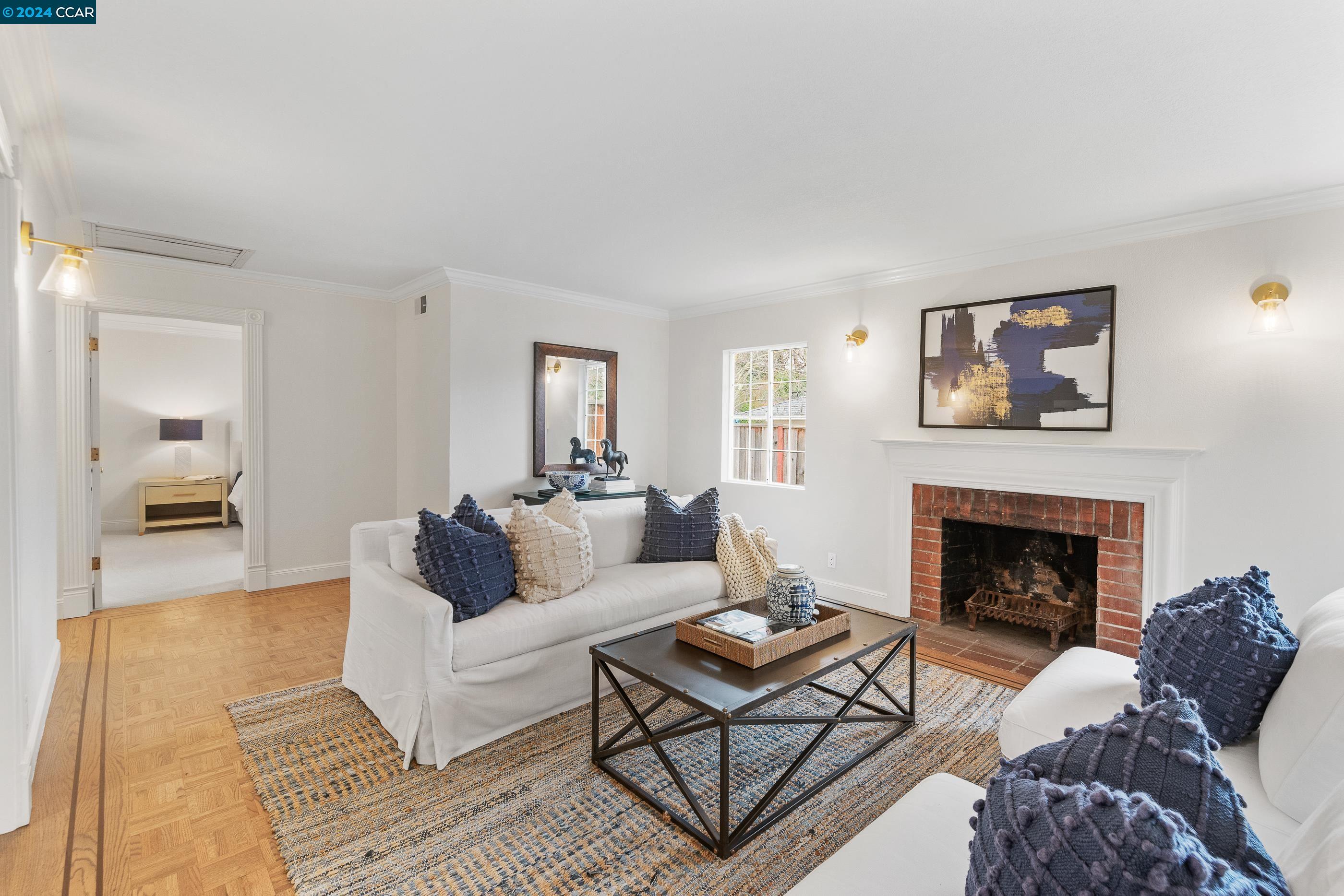 3334 N Lucille Ln