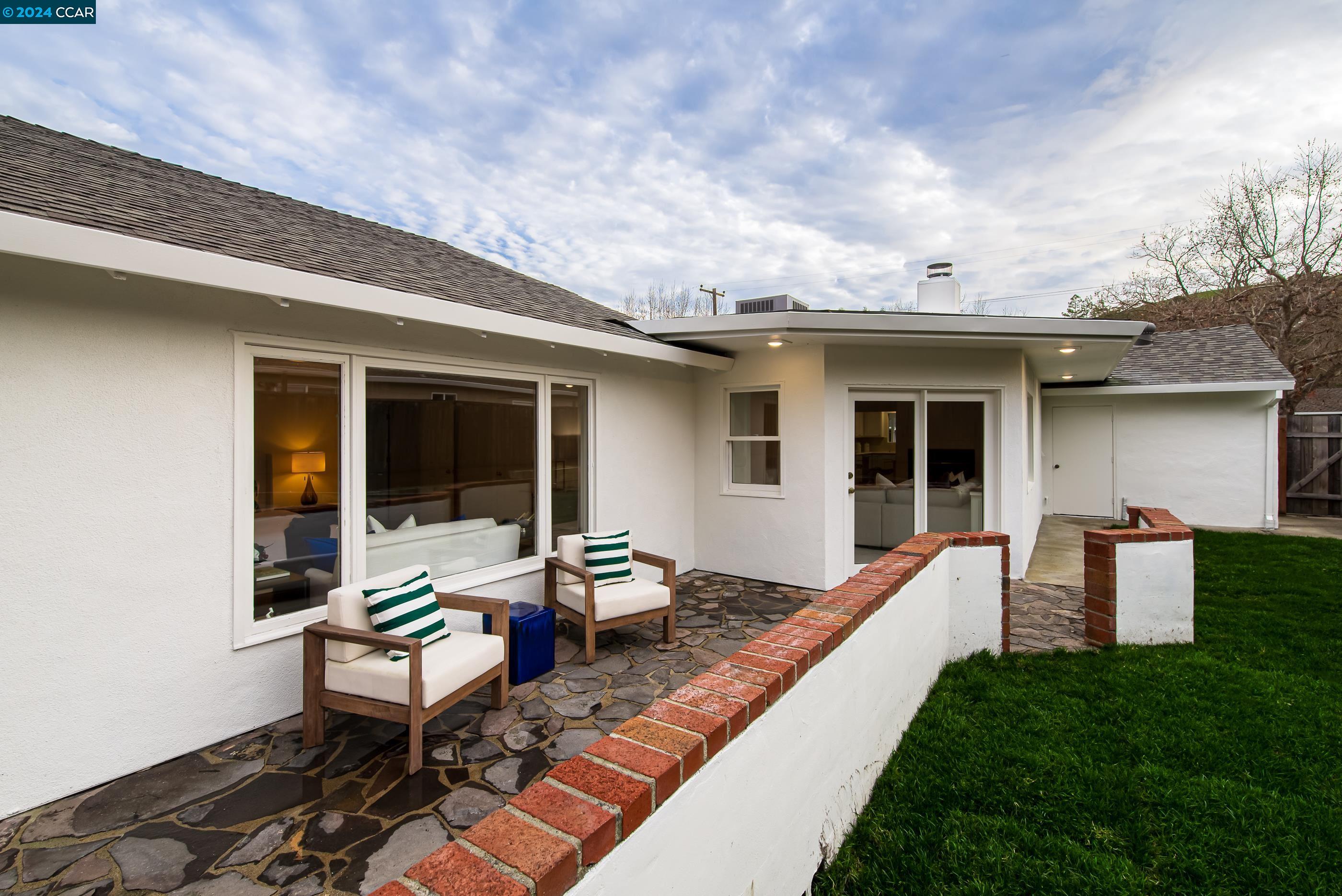 3334 N Lucille Ln