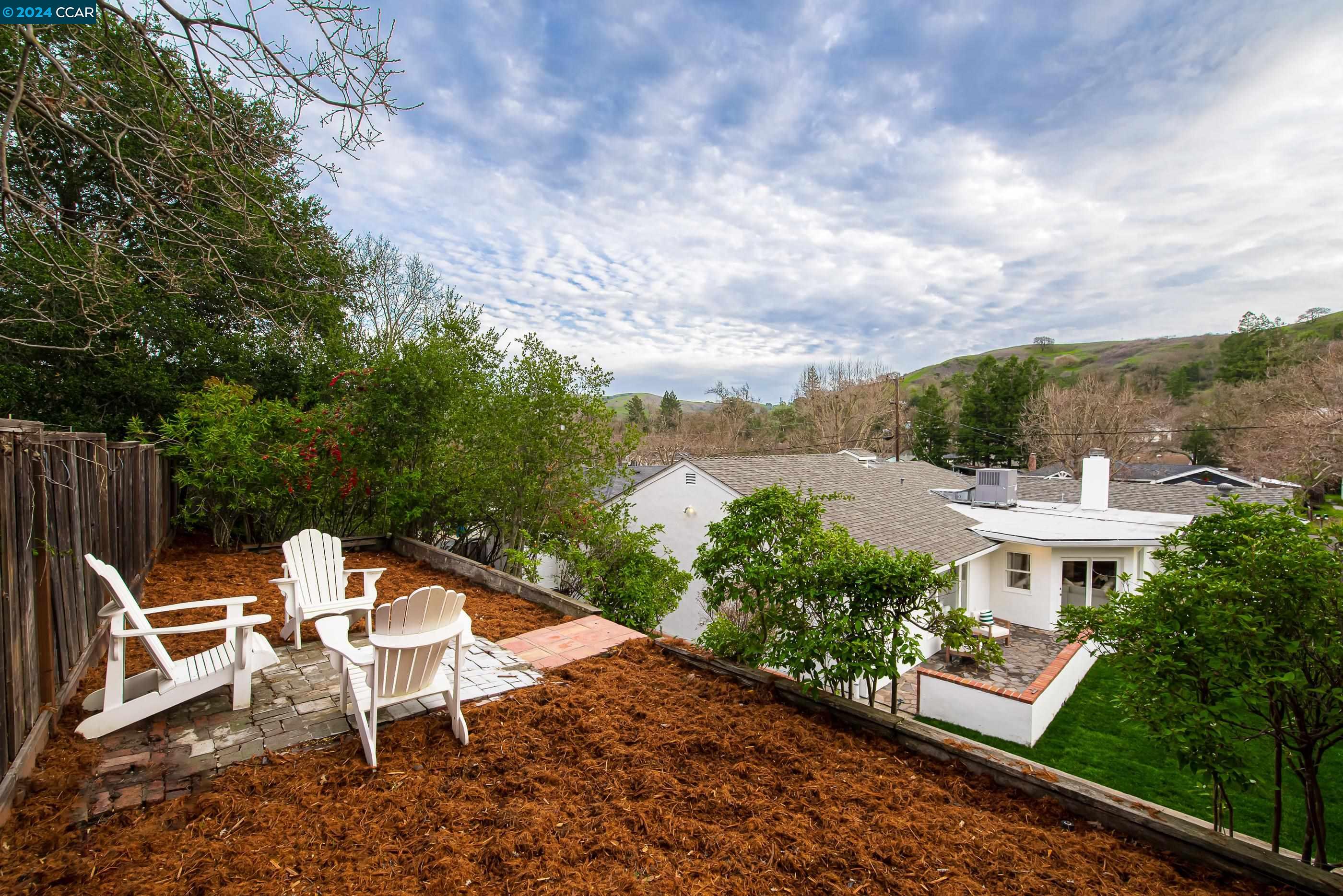 3334 N Lucille Ln