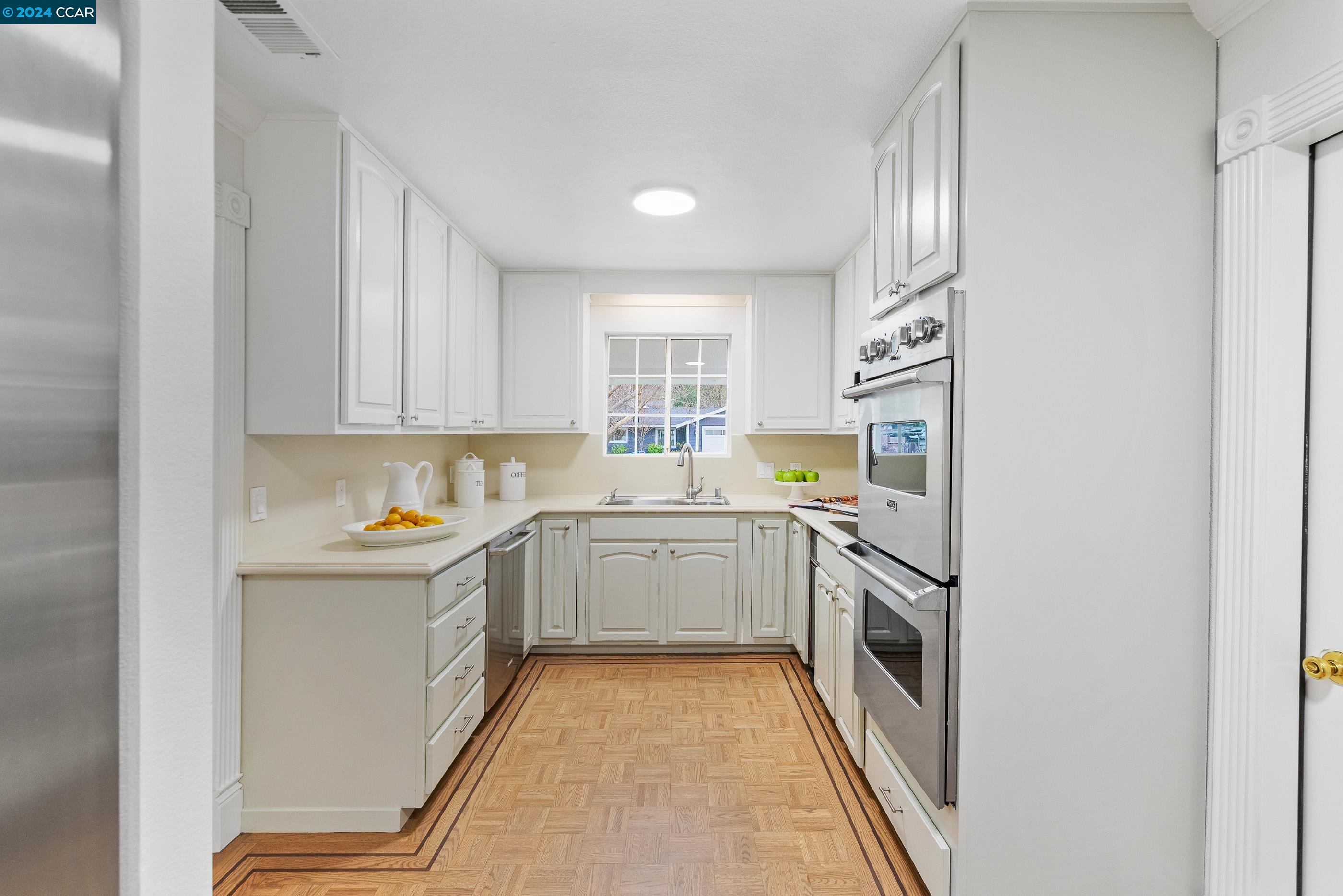 3334 N Lucille Ln