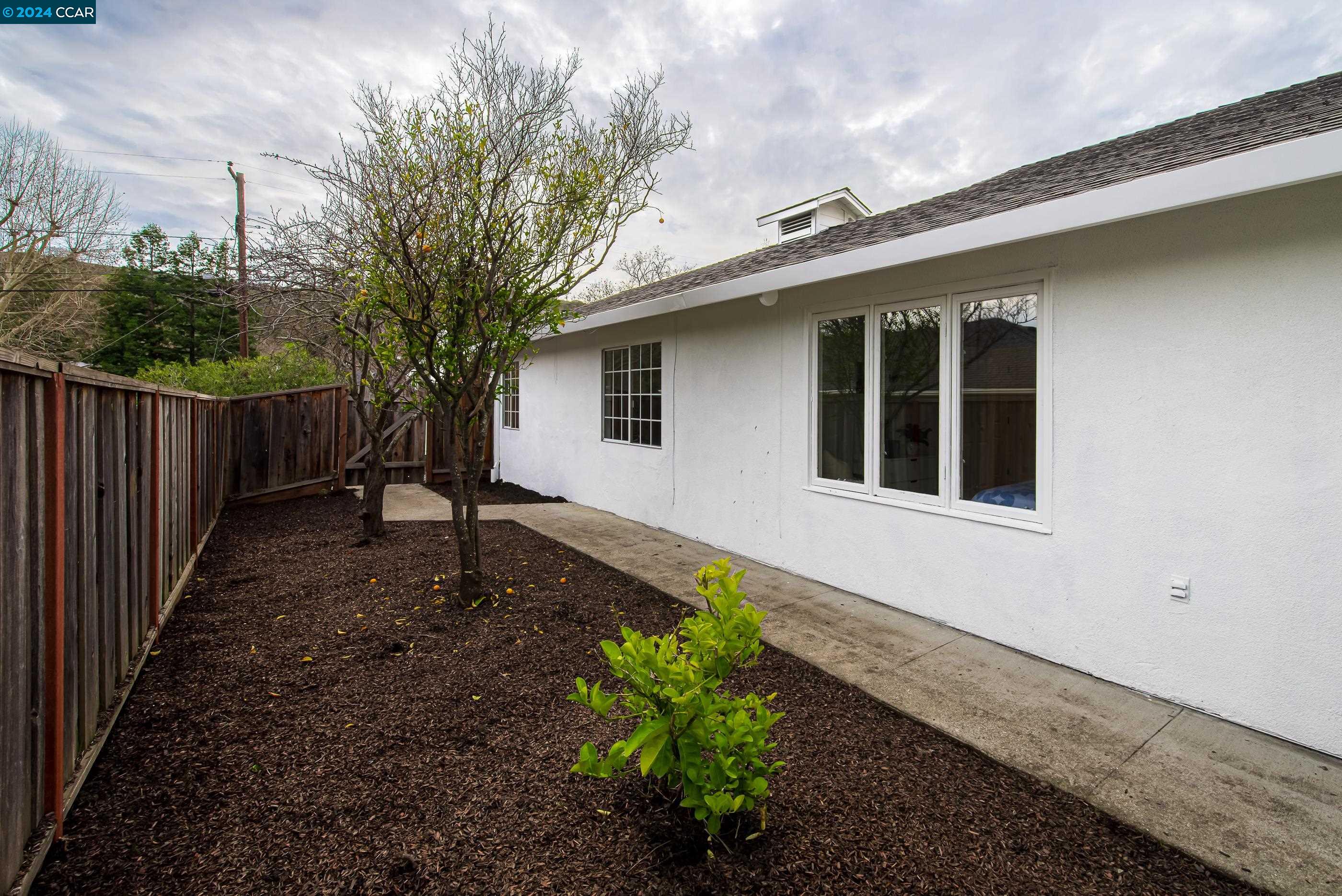 3334 N Lucille Ln