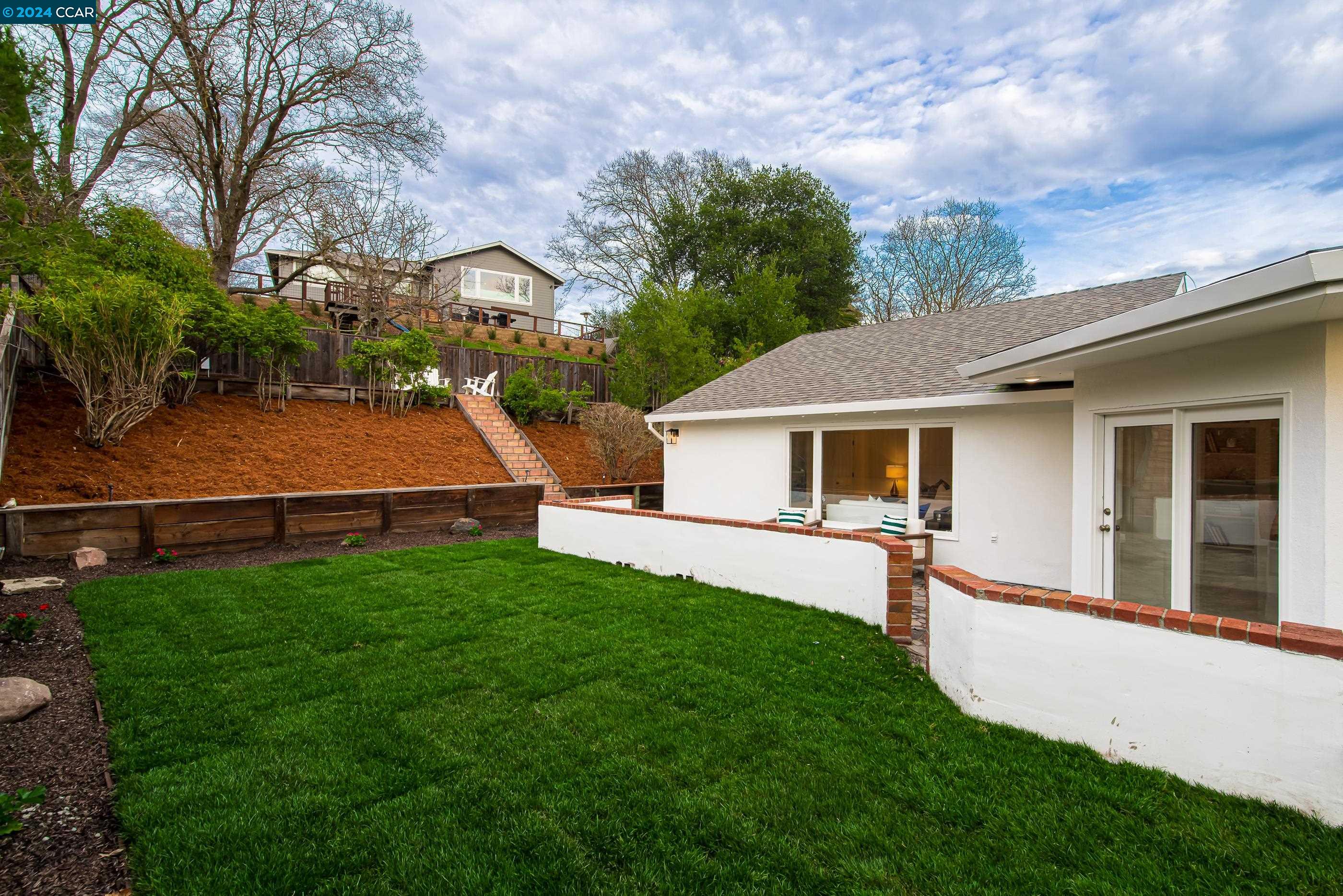 3334 N Lucille Ln
