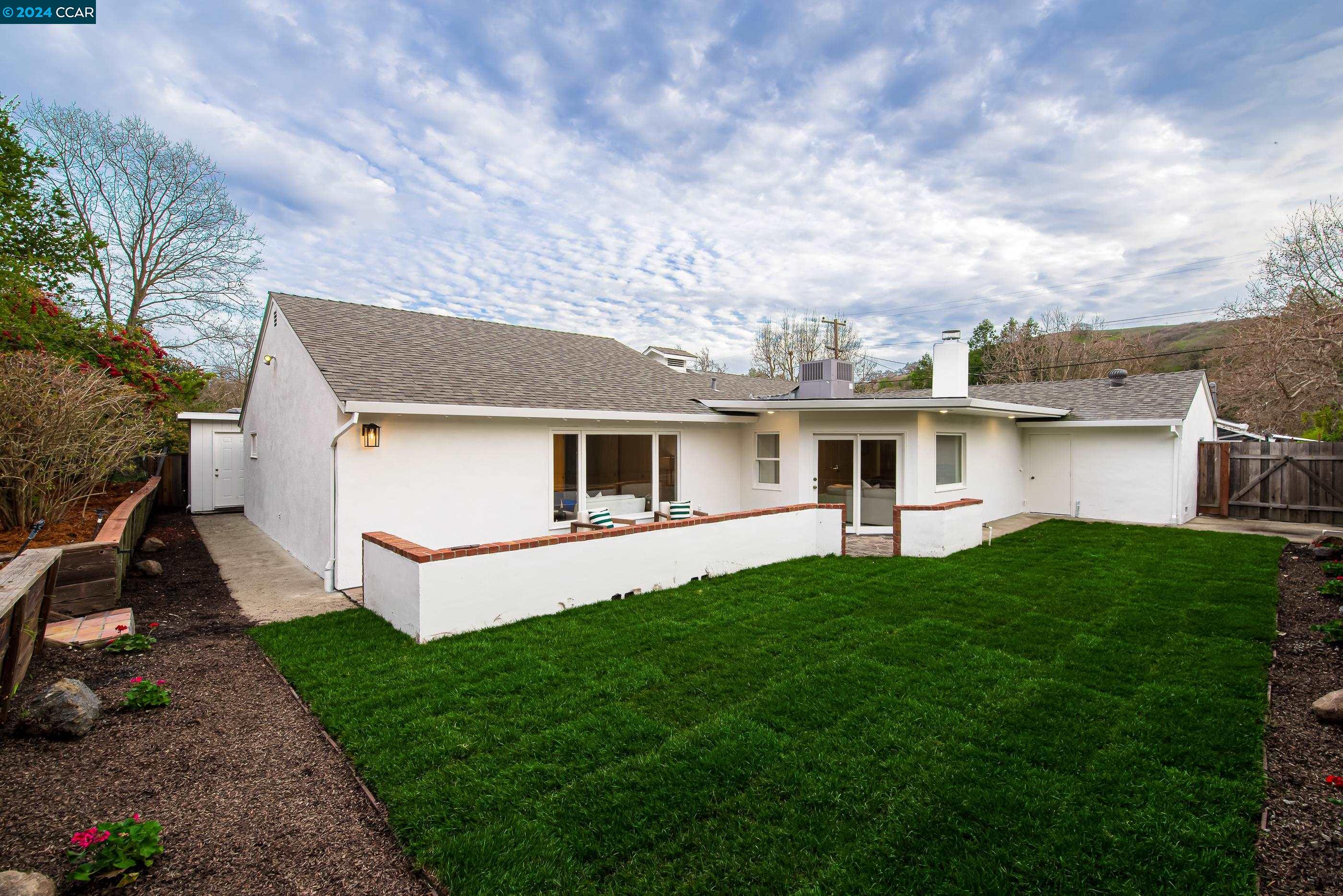 3334 N Lucille Ln
