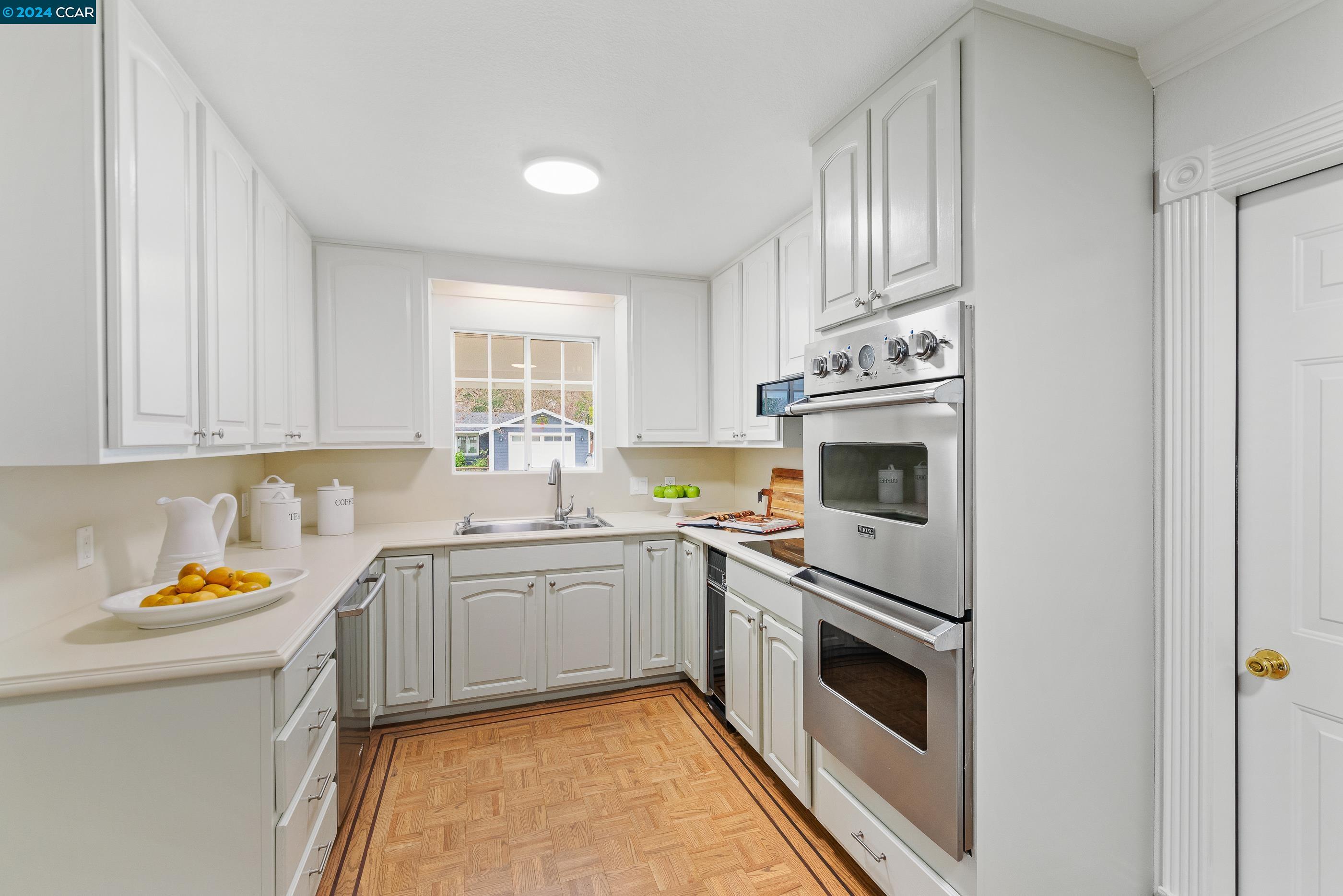 3334 N Lucille Ln