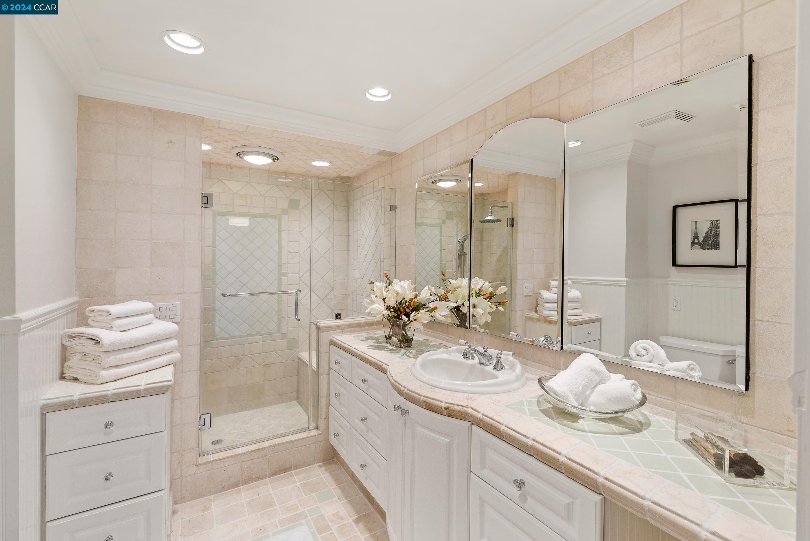 3334 N Lucille Ln