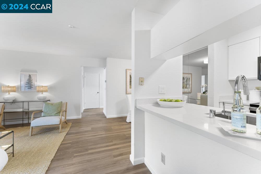 3183 Wayside Plaza # 202