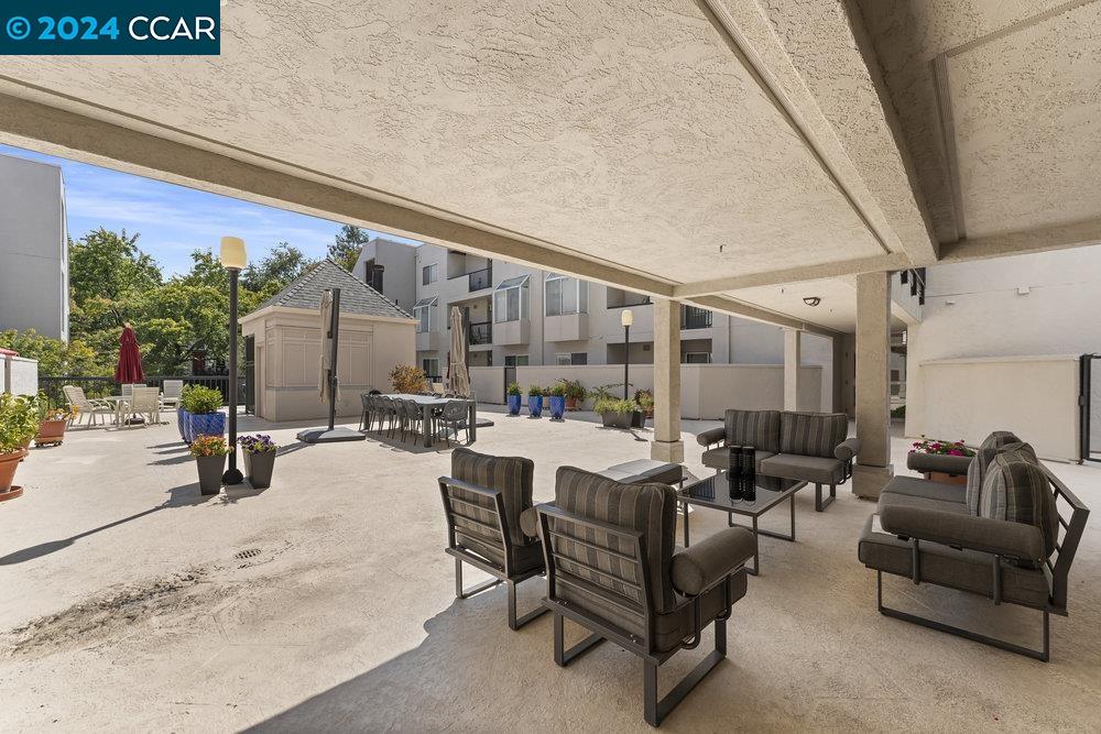 3183 Wayside Plaza # 202