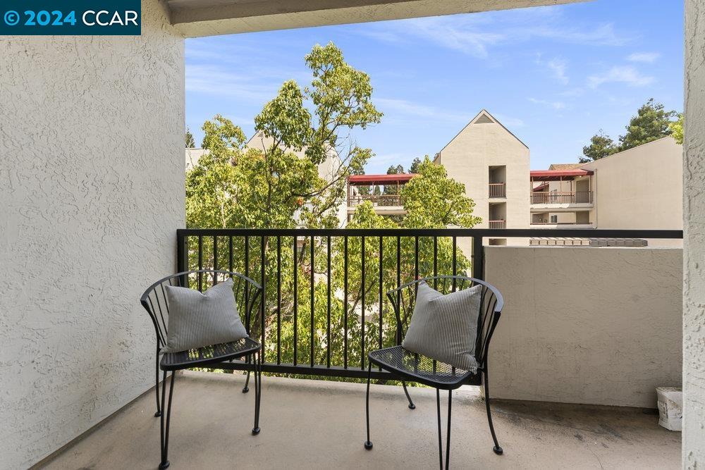 3183 Wayside Plaza # 202