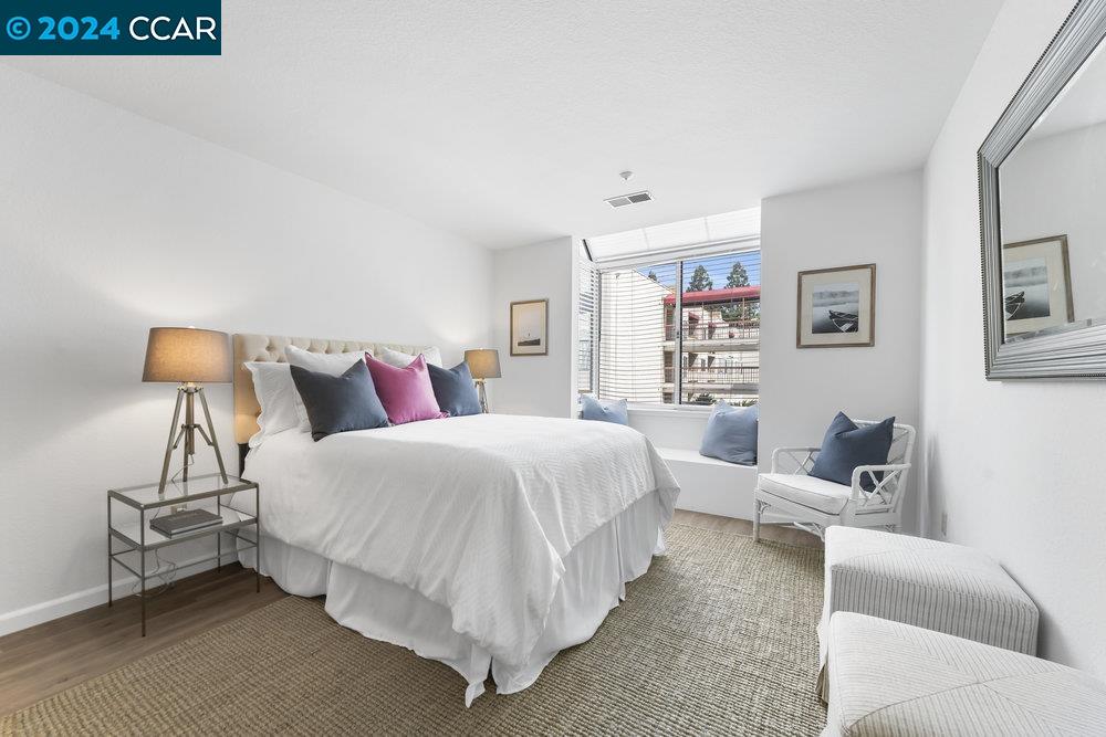 3183 Wayside Plaza # 202