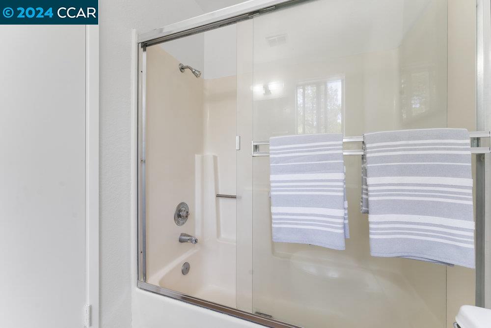 3183 Wayside Plaza # 202
