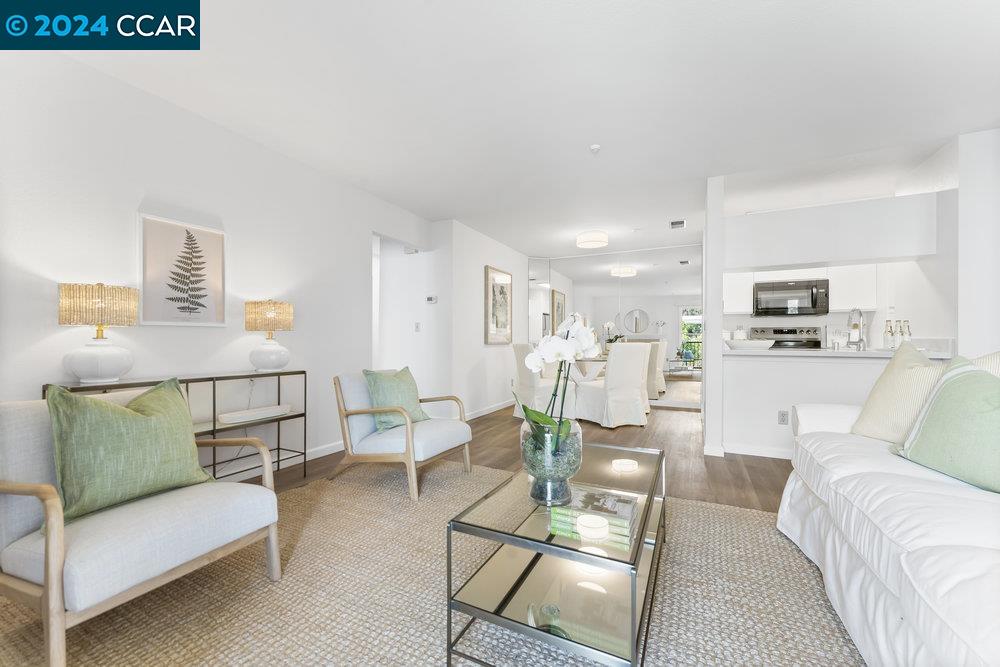 3183 Wayside Plaza # 202