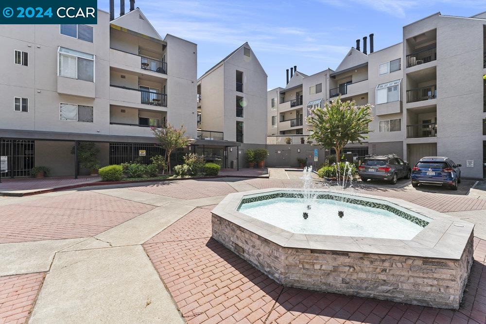 3183 Wayside Plaza # 202